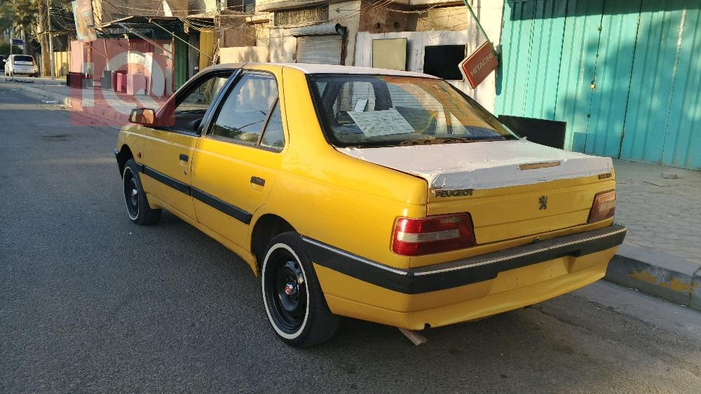 Peugeot 405